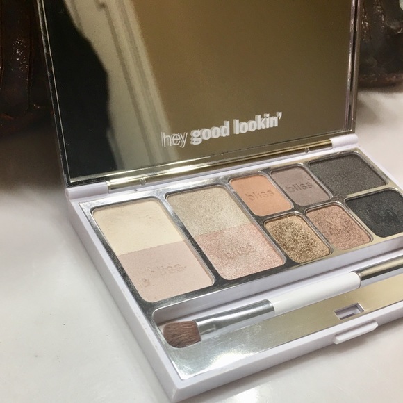 🎉BLISS 10 Piece Luxury Eyeshadow Palette - Picture 2 of 4